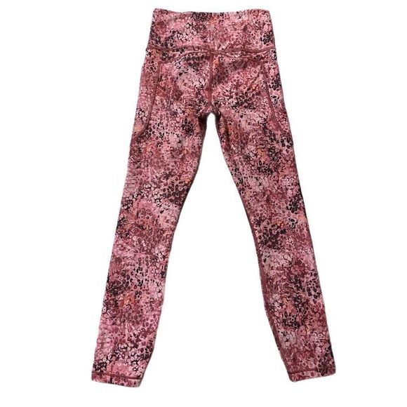 Athleta Ultimate Stash 7/8 Tight - Picture 3 of 6